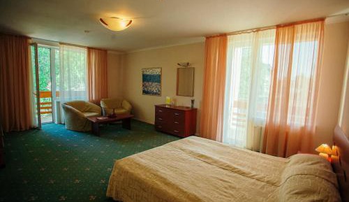Two-Bedroom Deluxe Apartment