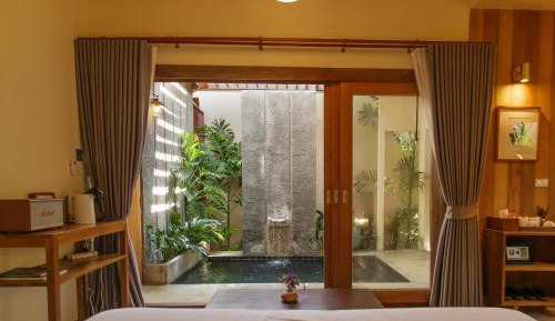 King Room with Pool View
