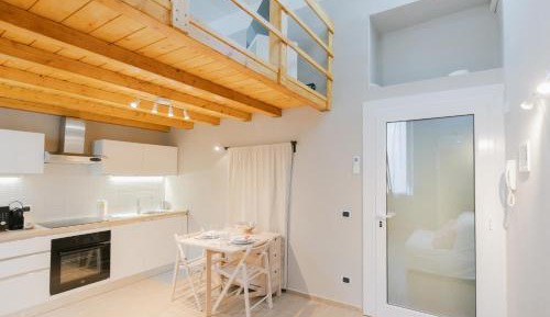 One-bedroom Loft Apartment 