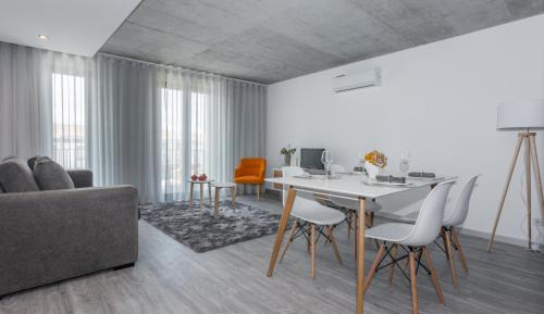 Deluxe Apartment