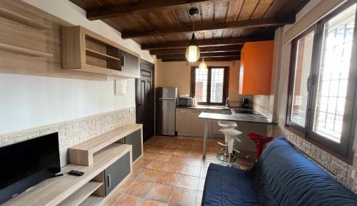 One-Bedroom Apartment with View
