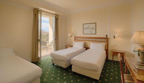 Family Adjoining Room (2 Adults + 2 Children)