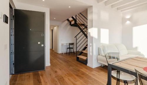 Apartment with Sea View and Balcony