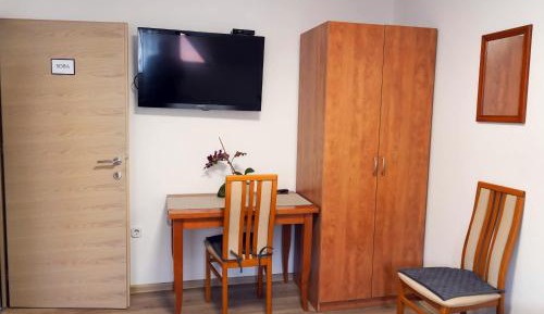 Deluxe Double or Twin Room with City View