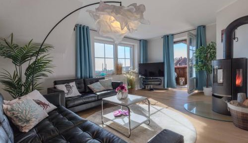 Three-Bedroom Apartment with Balcony