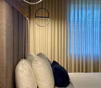 Standard King Room - Non-Smoking 