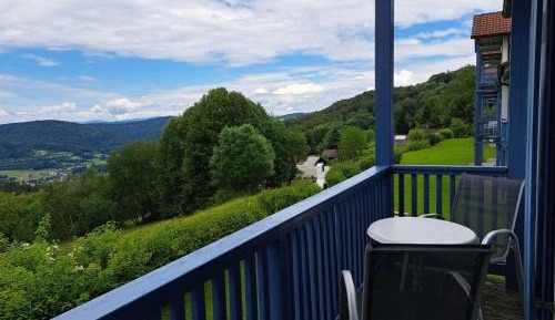 Apartment with Mountain View