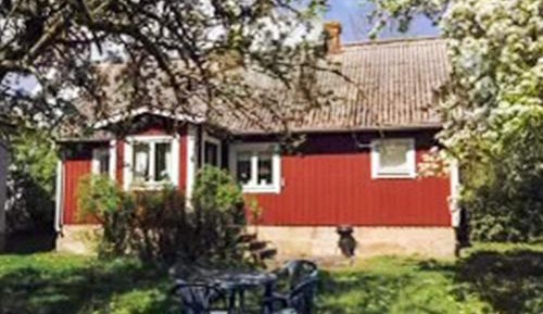 One-Bedroom Holiday Home