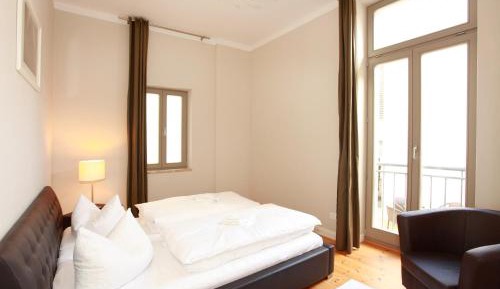 One-Bedroom Apartment 1