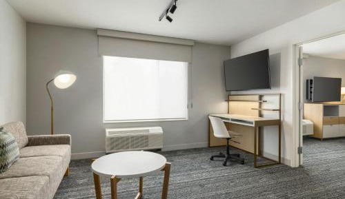 One-Bedroom King Suite with Sofa Bed 