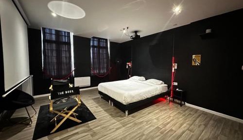 Studio with Spa Bath