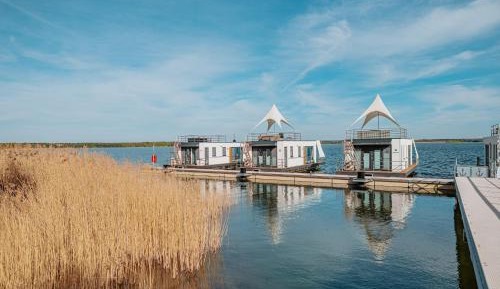 Two-Bedroom House Boat