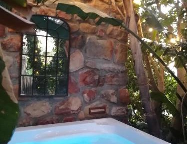 Honeymoon Studio