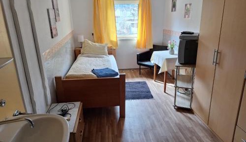 Single Room with Shared Bathroom