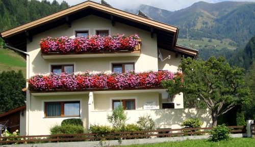 One-Bedroom Apartment with Balcony