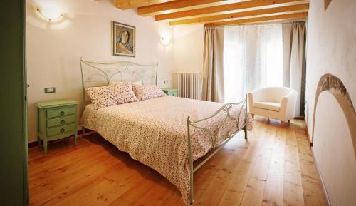 Studio with Mountain View