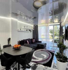 One-Bedroom Apartment with Pool View