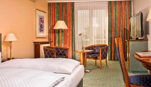 Superior Room with One Double Bed and Air Conditioning