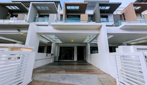 Six-Bedroom House