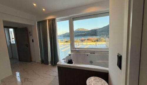 King Room with Spa Bath