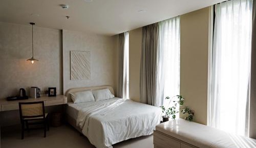 Studio with Garden View