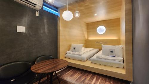 Twin Room【101】- Non-Smoking