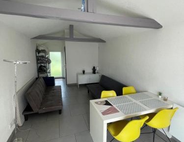 Deluxe Studio