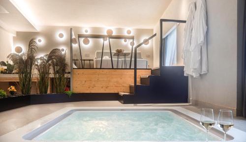 Deluxe Queen Suite