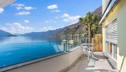 Apartment with Lake View