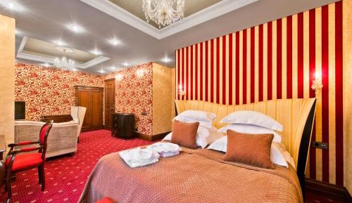 Deluxe Apartment with Spa Access