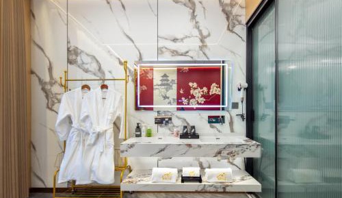 Studio with Mountain View