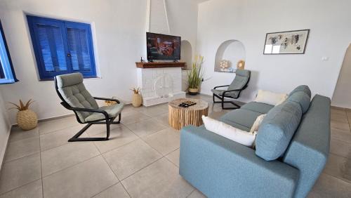 Two-Bedroom Apartment with Balcony and Sea View