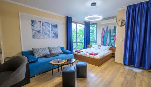 Deluxe One-Bedroom Apartment with City View