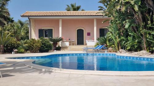 Villa with Swimming Pool View