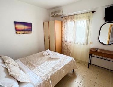 One-Bedroom Apartment (3 Adults)