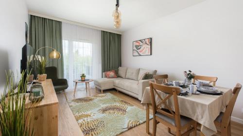 One-Bedroom Apartment with Balcony
