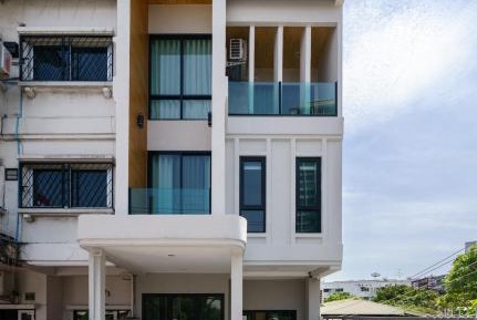 Four-Bedroom Holiday Home