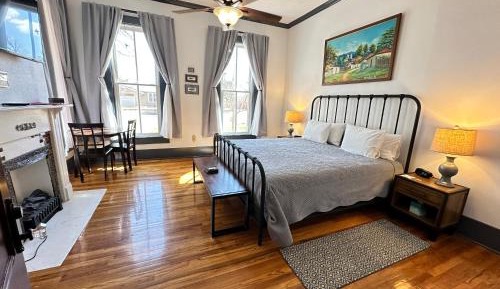 Deluxe King Room