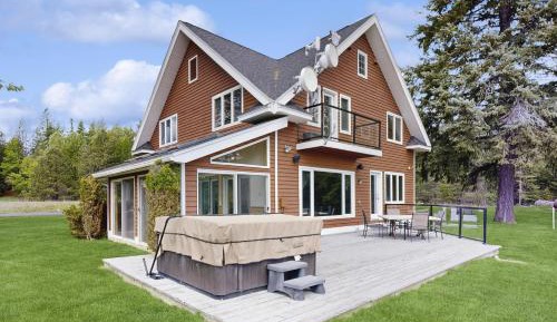 Four bedroom holiday home 