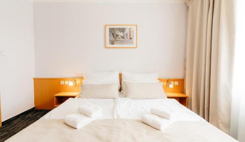 Standard Double Suite