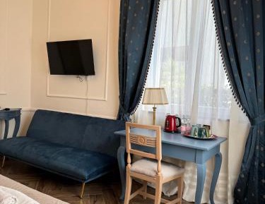 Queen Room