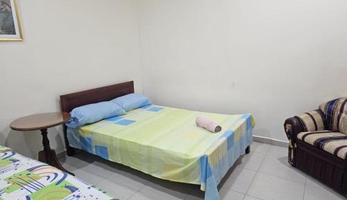 Standard Twin Room with Shared Bathroom