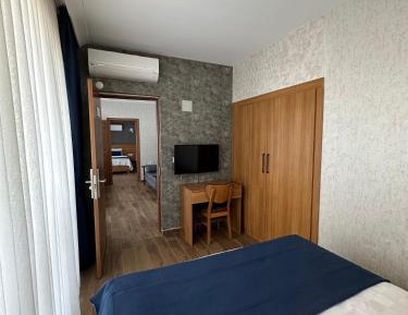 Quadruple Room with Private Bathroom