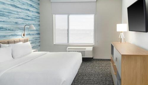 One-Bedroom King Suite with Sofa Bed and City View