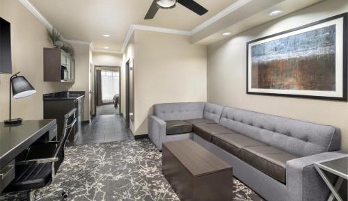 One-Bedroom King Suite - Non-Smoking
