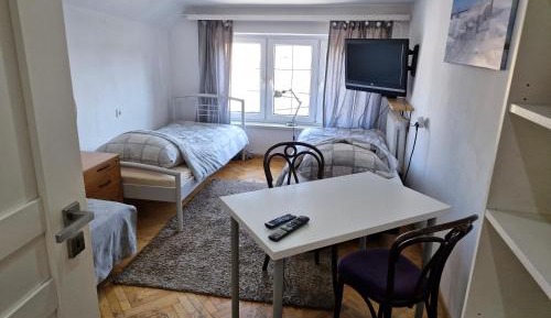 Basic Triple Room with Shared Bathroom