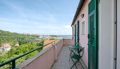 Superior One-Bedroom Apartment with Balcony