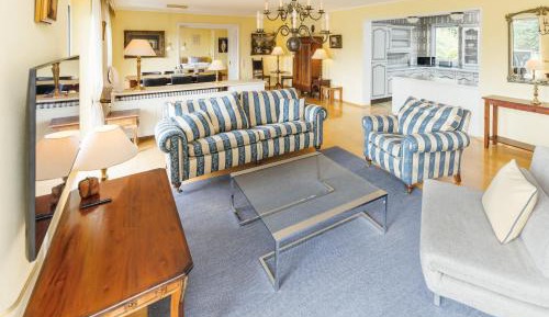 Three-Bedroom Deluxe Apartment