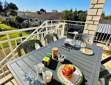 Three-Bedroom Apartment with Balcony