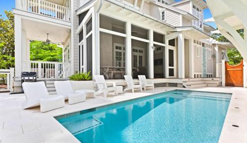 Four-Bedroom Holiday Home